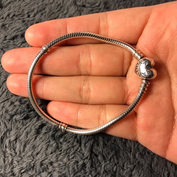 Pandora Moments Heart Clasp Snake Chain Bracelet. - Picture 3 of 7